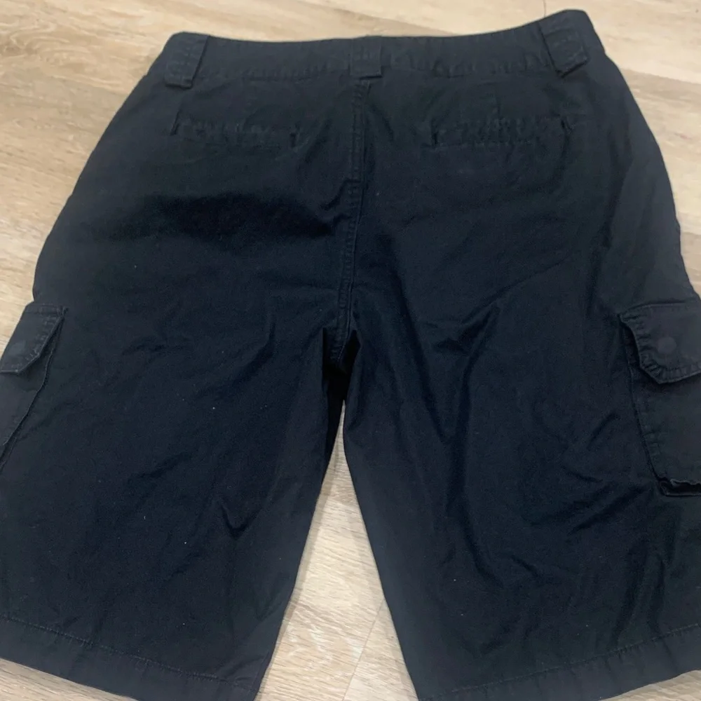 LAUREN RALPH LAUREN Black Cargo Shorts Petite - Picture 4 of 6